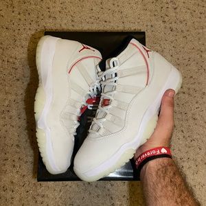 Air Jordan 11 retro Platinum Tint size 9.5 OG all with box